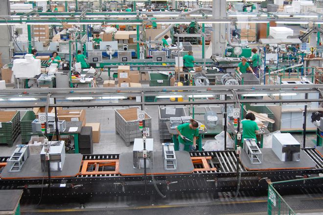 人民日报社经济网：“香港艾伊J9九游特”创新仪表售后模式